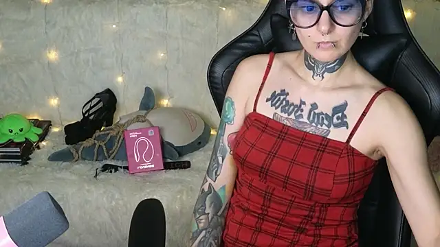 Ginger Stay online show from 10/21/25, 10:09