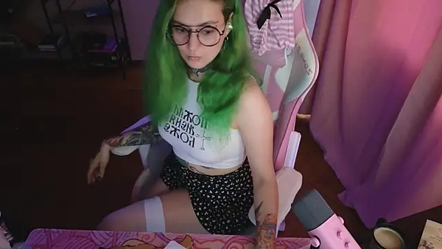 Snapshot of Ginger_Stay chatting on 06/27/26, 12:11 Ginger Stay online show from 06/27/26, 12:11