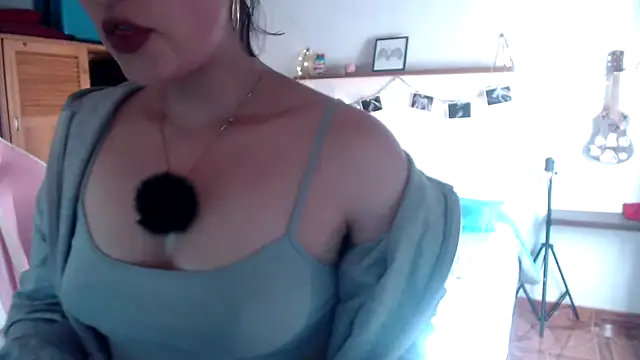 Snapshot of venus_666 chatting on 02/18/26, 09:00 venus 666 online show from 02/18/26, 09:00