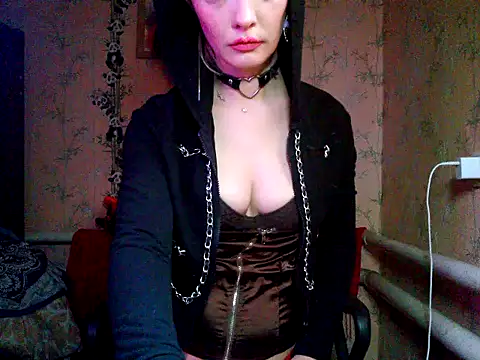 WildMissNiks online show from 11/18/25, 09:01