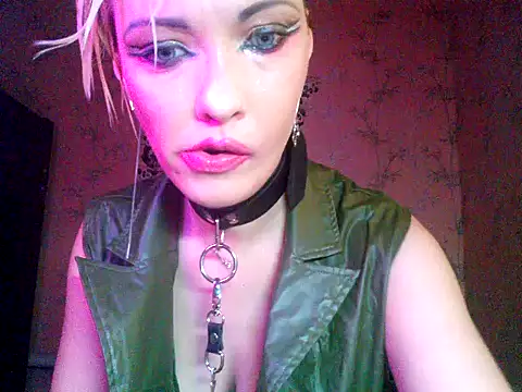 WildMissNiks online show from 11/13/25, 07:56