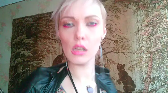 Snapshot of WildMissNiks chatting on 02/08/25, 12:50 WildMissNiks online show from 02/08/25, 12:50