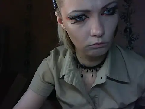 WildMissNiks online show from 05/13/26, 06:09