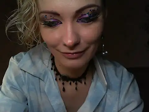 WildMissNiks online show from 05/25/26, 06:34