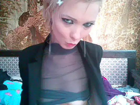 Snapshot of WildMissNiks chatting on 03/05/25, 11:17 WildMissNiks online show from 03/05/25, 11:17
