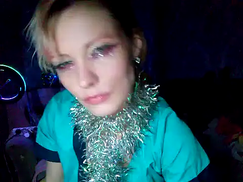 Snapshot of WildMissNiks chatting on 12/27/24, 01:28 WildMissNiks online show from 12/27/24, 01:28