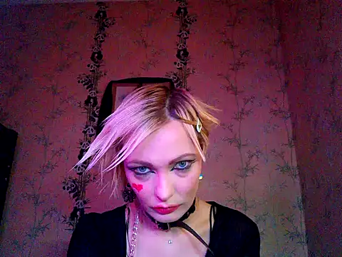 WildMissNiks online show from 11/03/25, 08:07