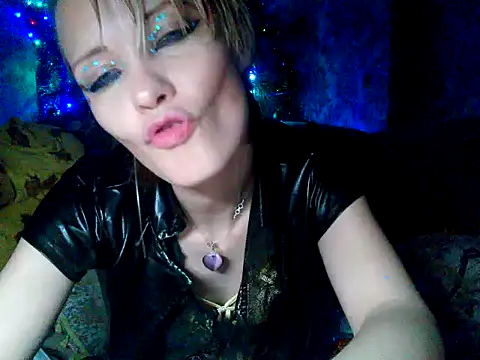 Snapshot of WildMissNiks chatting on 12/28/24, 02:21 WildMissNiks online show from 12/28/24, 02:21