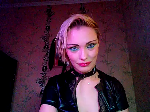 WildMissNiks online show from 11/11/25, 08:53