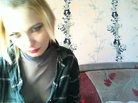 WildMissNiks online show from 05/05/26, 06:49