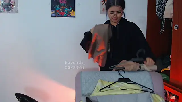 Snapshot of Raventh_ chatting on 06/06/26, 03:23 Raventh online show from 06/06/26, 03:23