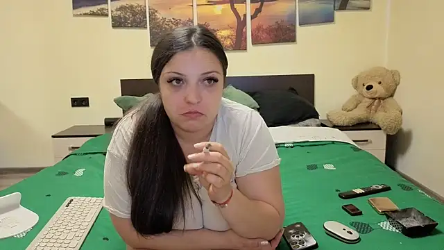 adelline online show from 04/03/26, 08:26