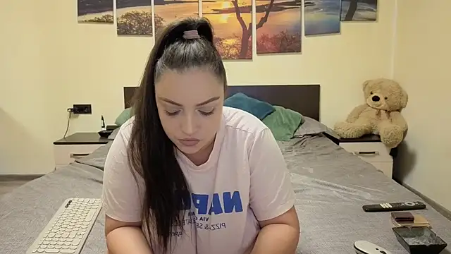 adelline online show from 03/30/26, 08:32