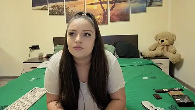 adelline online show from 04/06/26, 08:54