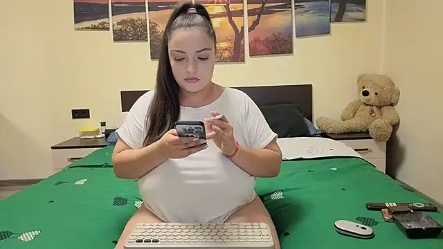 adelline online show from 03/25/26, 09:35