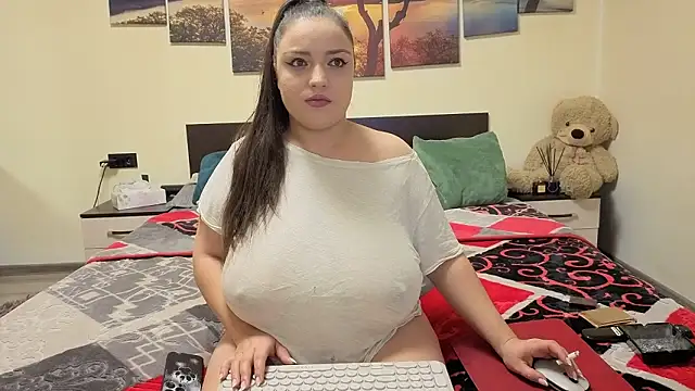 adelline online show from 02/09/26, 09:35