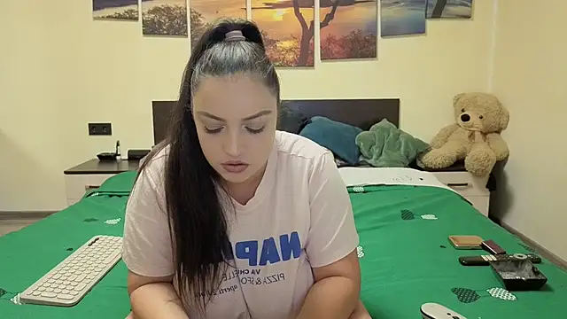 adelline online show from 03/31/26, 08:55