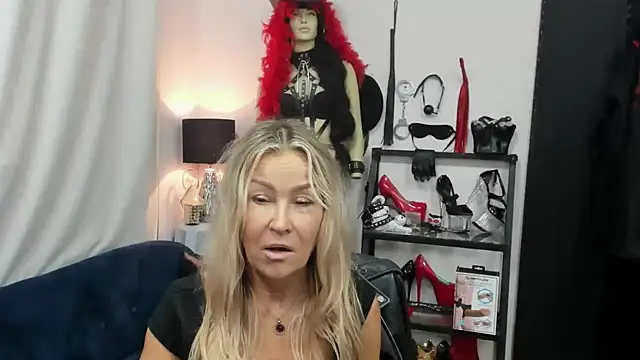 crystaLUX online show from 09/18/25, 04:15