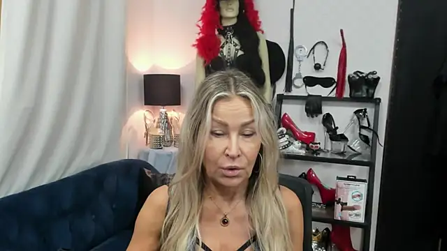 crystaLUX online show from 09/26/25, 04:30