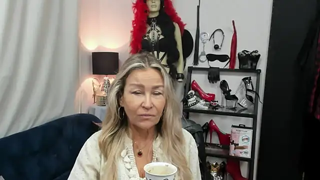 crystaLUX online show from 09/24/25, 04:08