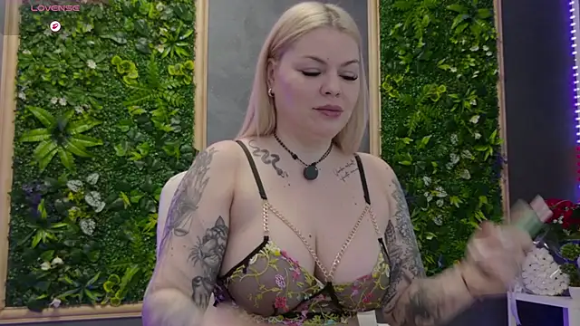 Raven Luna online show from 03/23/26, 05:18