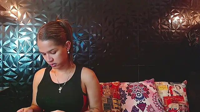 PINK  LOLA1 online show from 03/31/26, 05:15