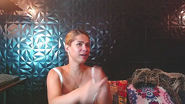 PINK  LOLA1 online show from 06/05/26, 12:04