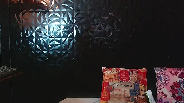 PINK  LOLA1 online show from 10/26/25, 10:32