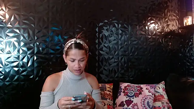 PINK  LOLA1 online show from 05/01/26, 11:32