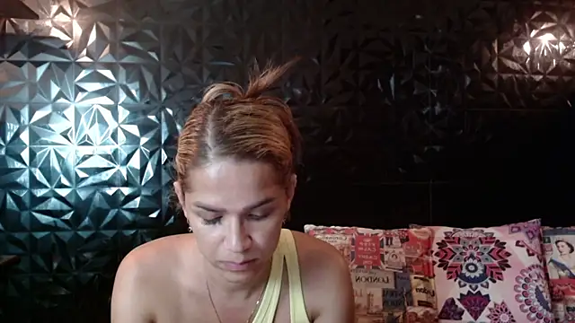 PINK  LOLA1 online show from 05/29/26, 12:38