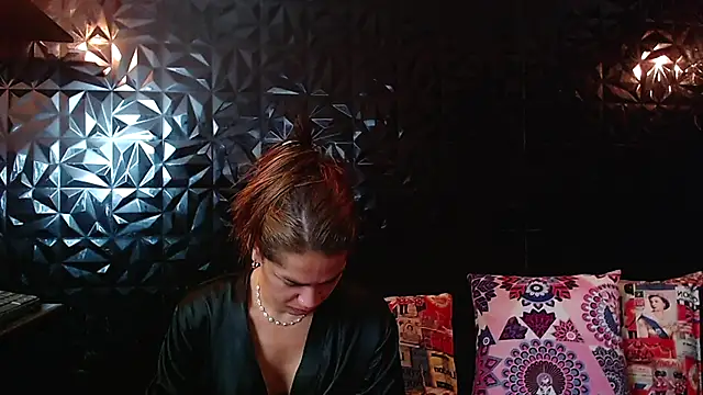 PINK  LOLA1 online show from 11/29/25, 01:11