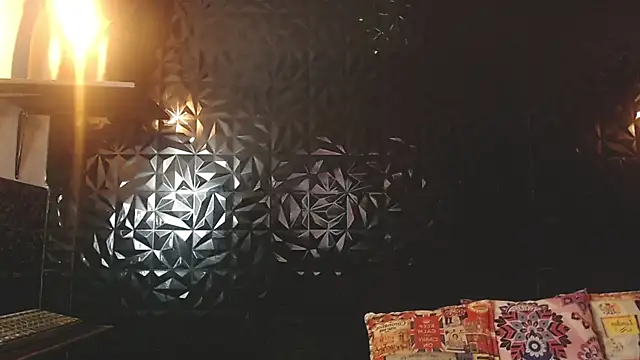 PINK  LOLA1 online show from 11/11/25, 12:05