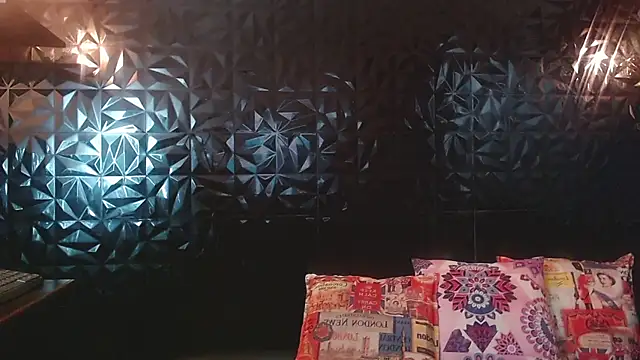 PINK  LOLA1 online show from 04/09/26, 11:55