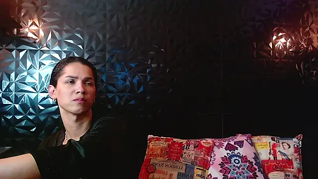 PINK  LOLA1 online show from 10/31/25, 06:59