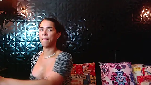 PINK  LOLA1 online show from 10/25/25, 09:15