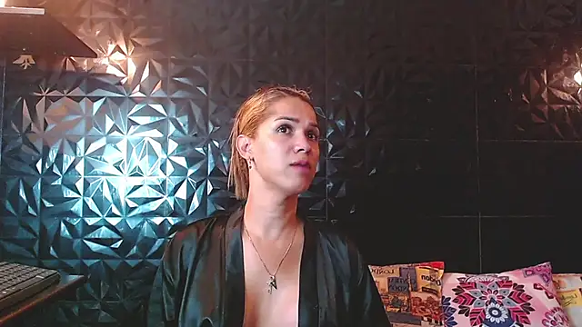PINK  LOLA1 online show from 05/22/26, 10:52