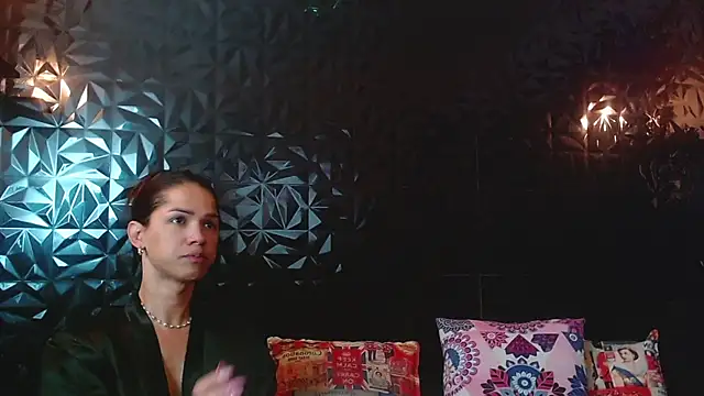 PINK  LOLA1 online show from 10/29/25, 09:03