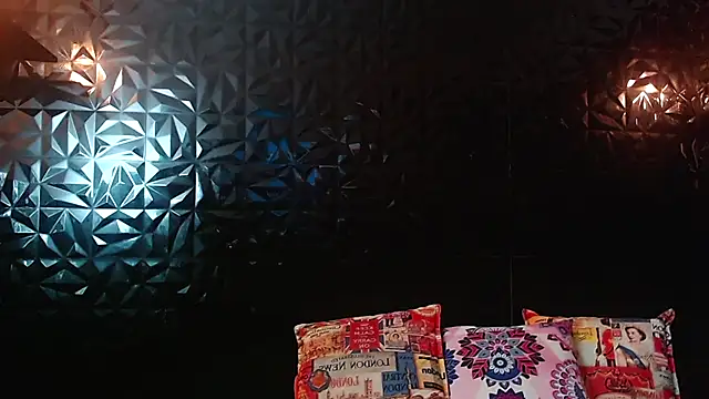 PINK  LOLA1 online show from 11/12/25, 11:52