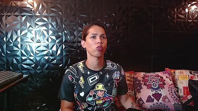 PINK  LOLA1 online show from 05/06/26, 11:31