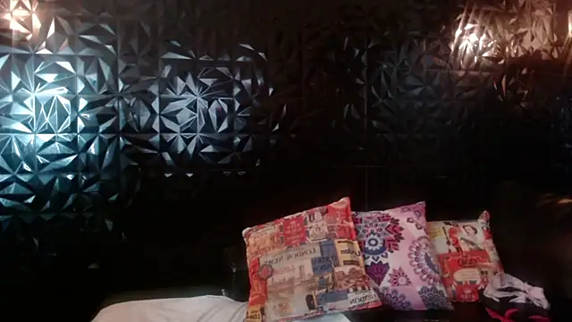 PINK  LOLA1 online show from 04/08/26, 11:39