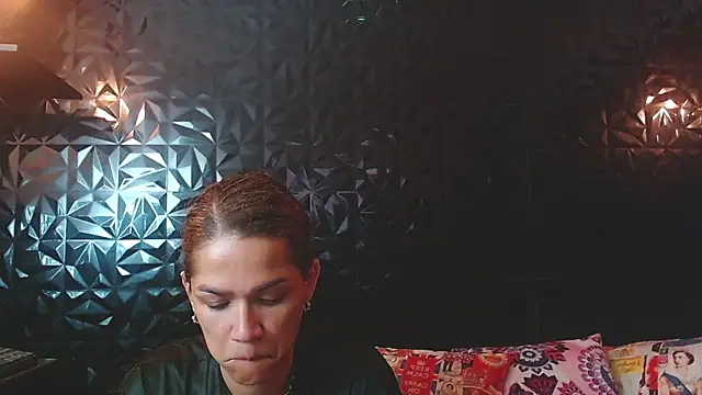 PINK  LOLA1 online show from 11/22/25, 12:54