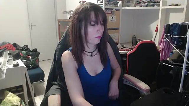 Snapshot of missthon0 chatting on 03/01/26, 11:43 missthon0 online show from 03/01/26, 11:43