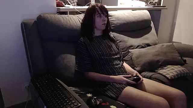 missthon0 online show from 11/02/25, 12:21