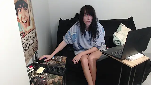 Snapshot of missthon0 chatting on 02/24/25, 10:15 missthon0 online show from 02/24/25, 10:15