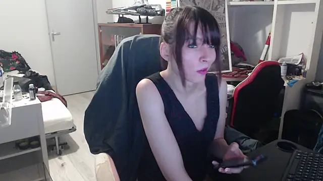 Snapshot of missthon0 chatting on 02/22/26, 02:30 missthon0 online show from 02/22/26, 02:30