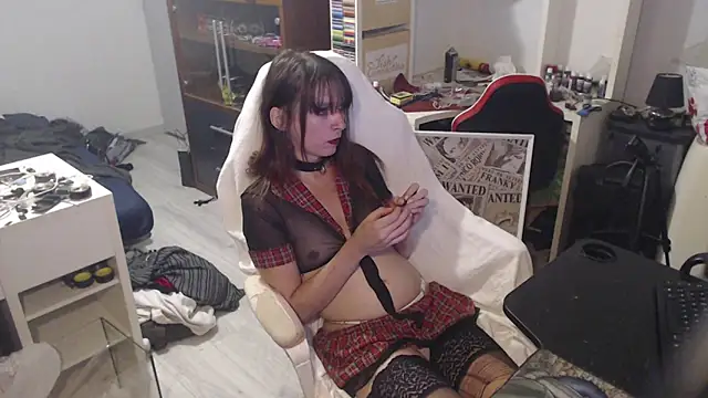missthon0 online show from 04/19/26, 07:53