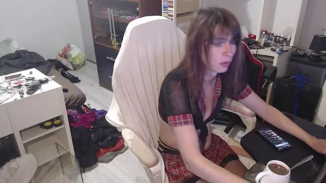 missthon0 online show from 05/10/26, 08:51