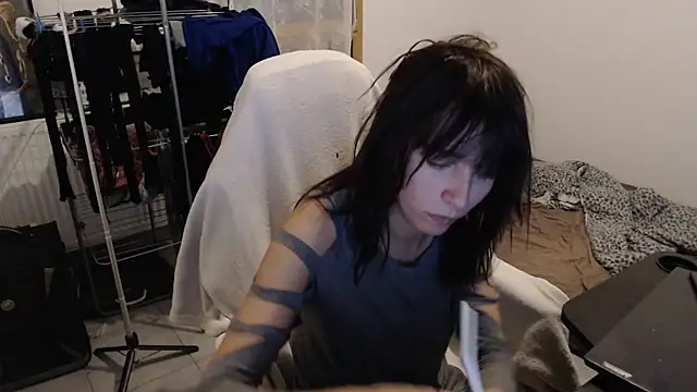 Snapshot of missthon0 chatting on 09/10/25, 11:42 missthon0 online show from 09/10/25, 11:42