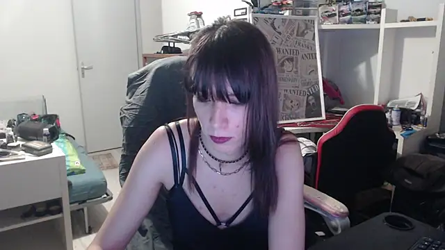 Snapshot of missthon0 chatting on 02/04/26, 02:12 missthon0 online show from 02/04/26, 02:12