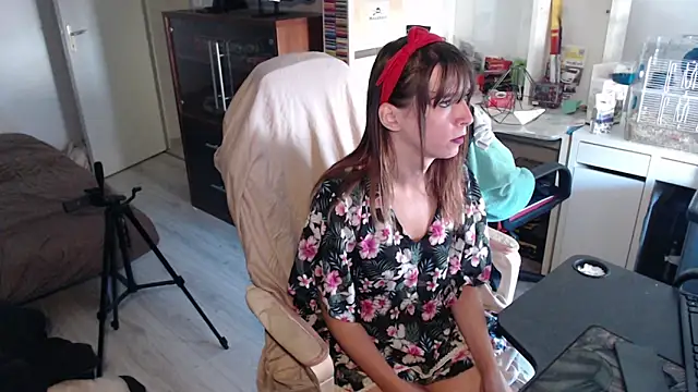 missthon0 online show from 05/28/26, 01:39